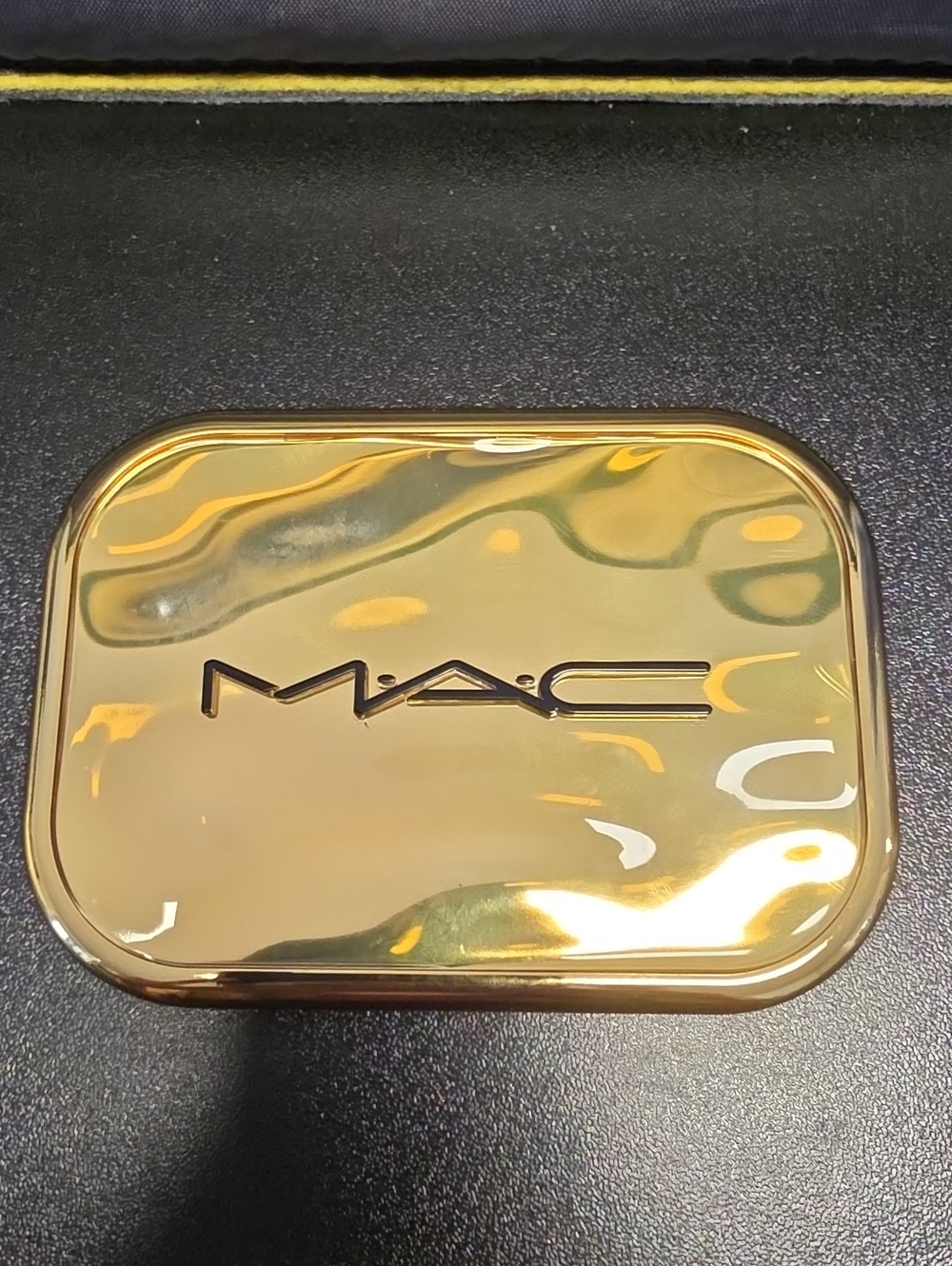 Mac Treasured Eye Shadow Palette 6 colors